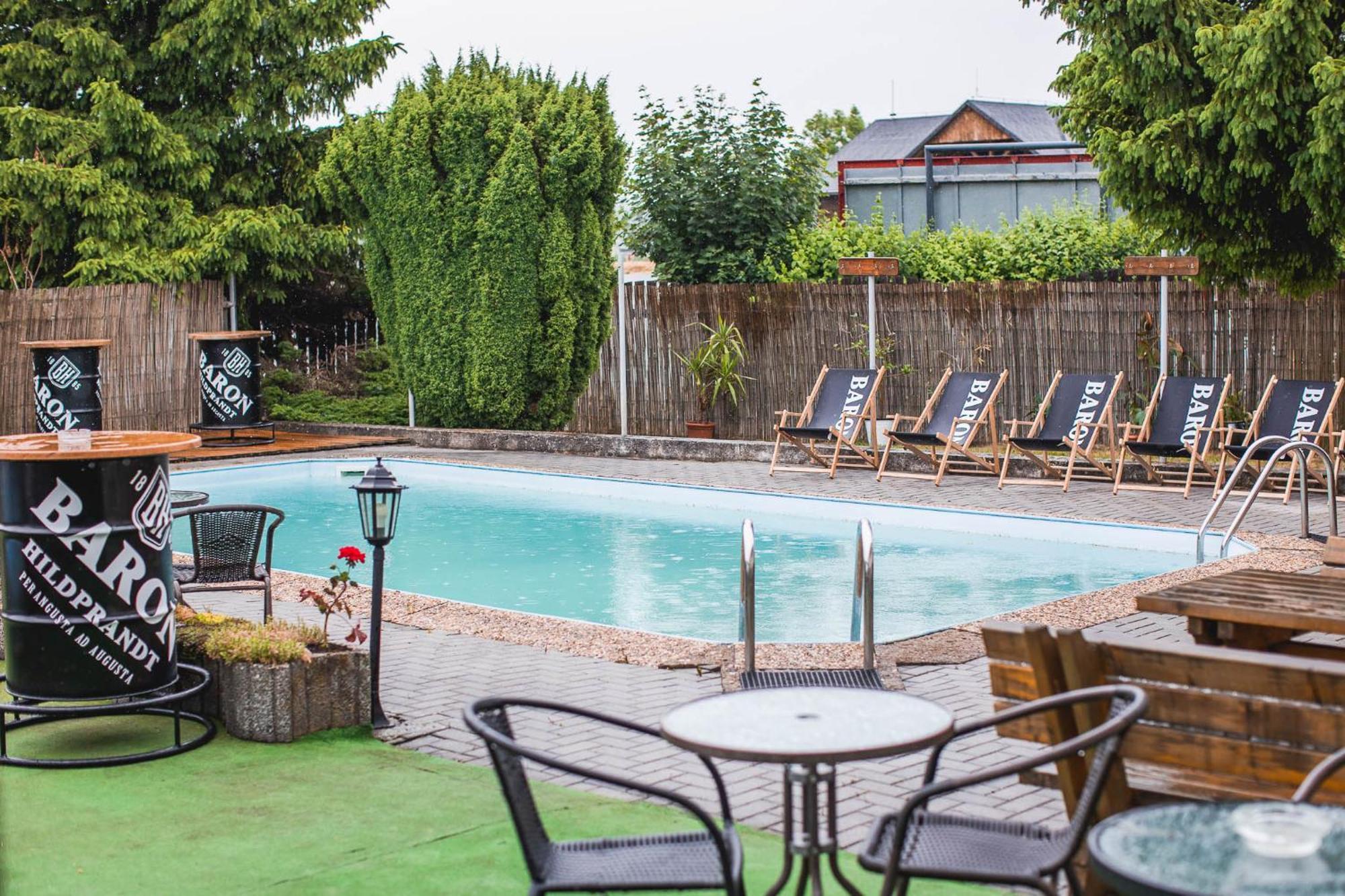 Hotel Rozkos Česká Skalice Exteriör bild