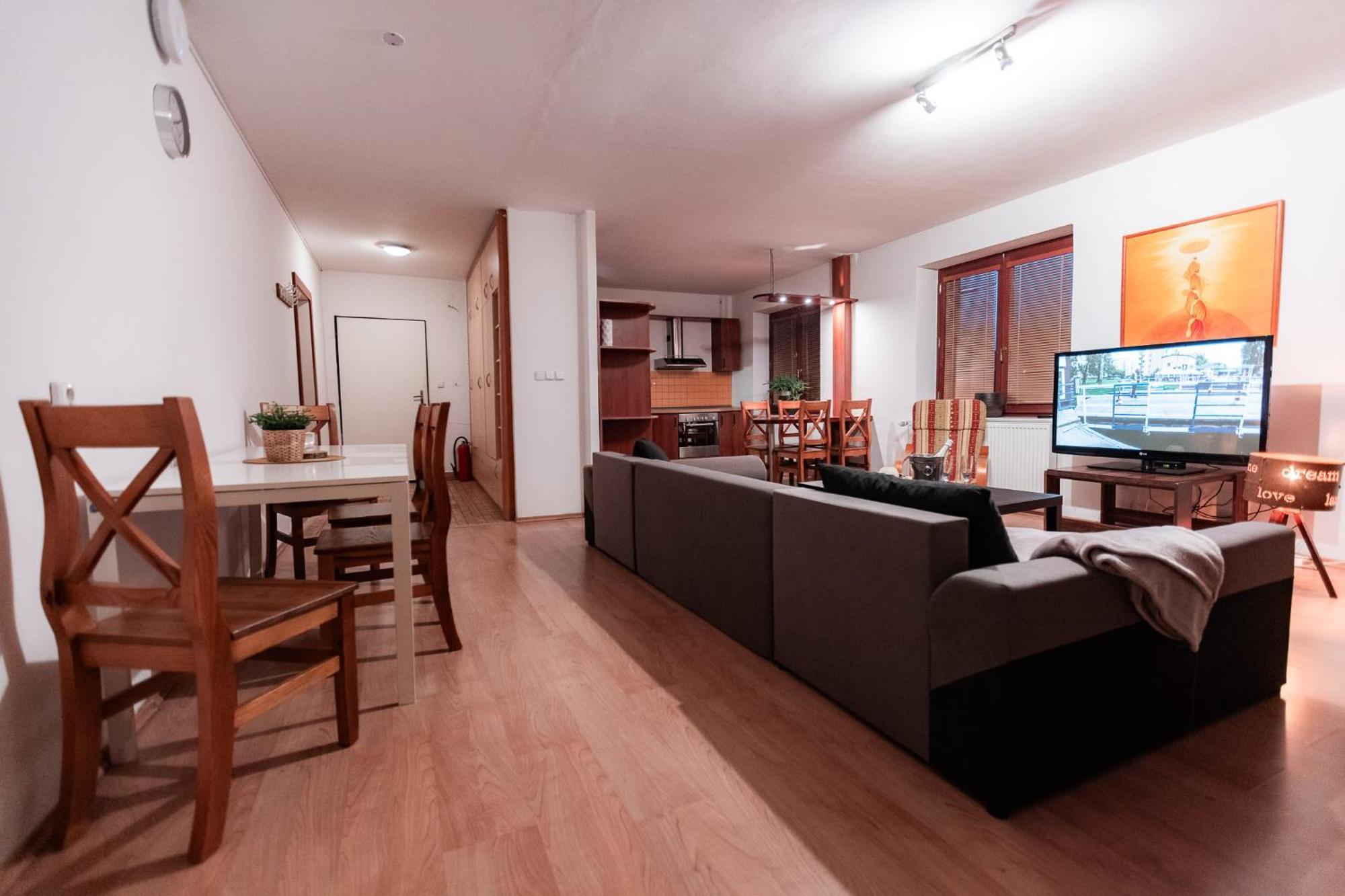 Hotel Rozkos Česká Skalice Exteriör bild