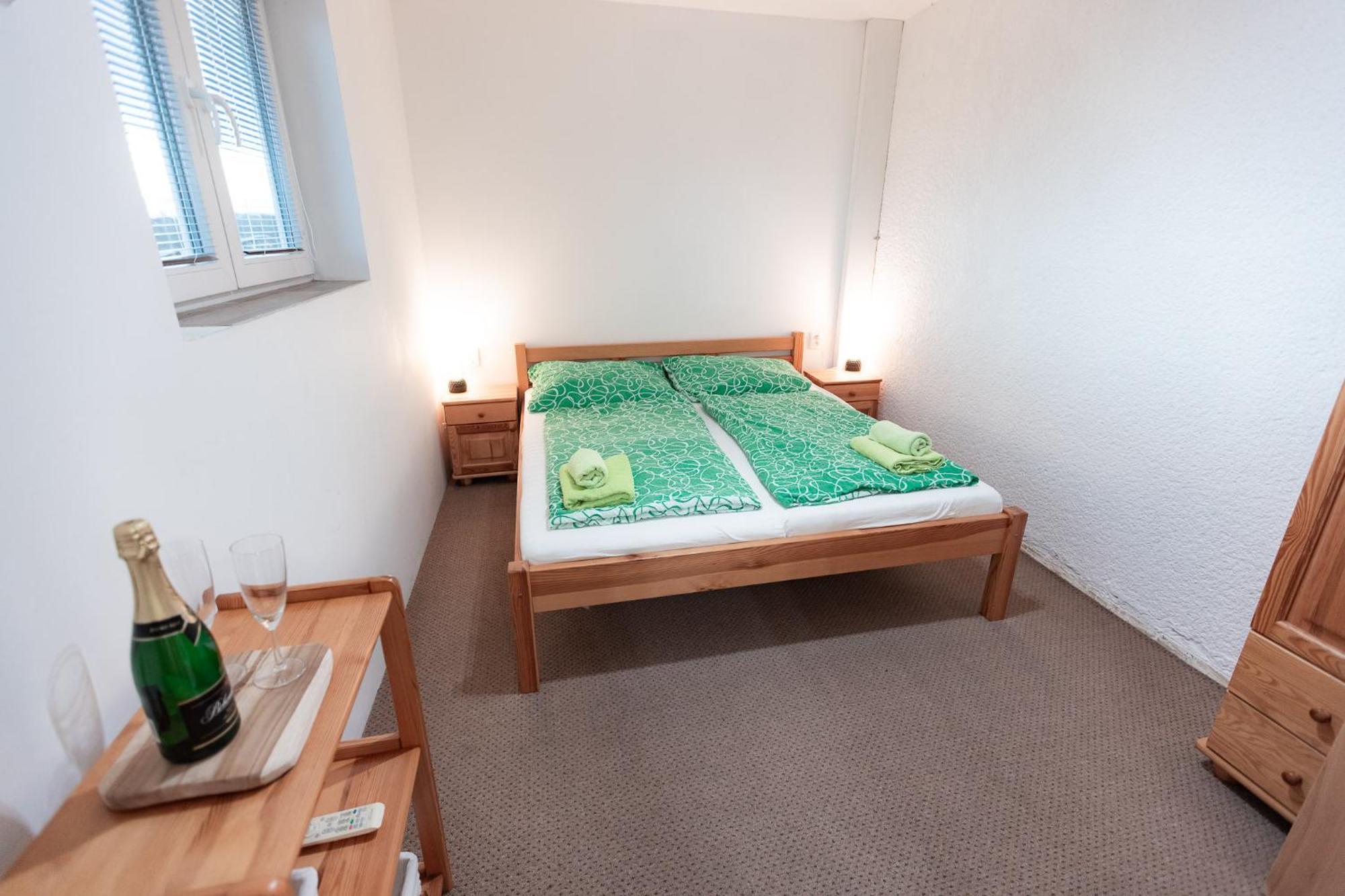 Hotel Rozkos Česká Skalice Rum bild