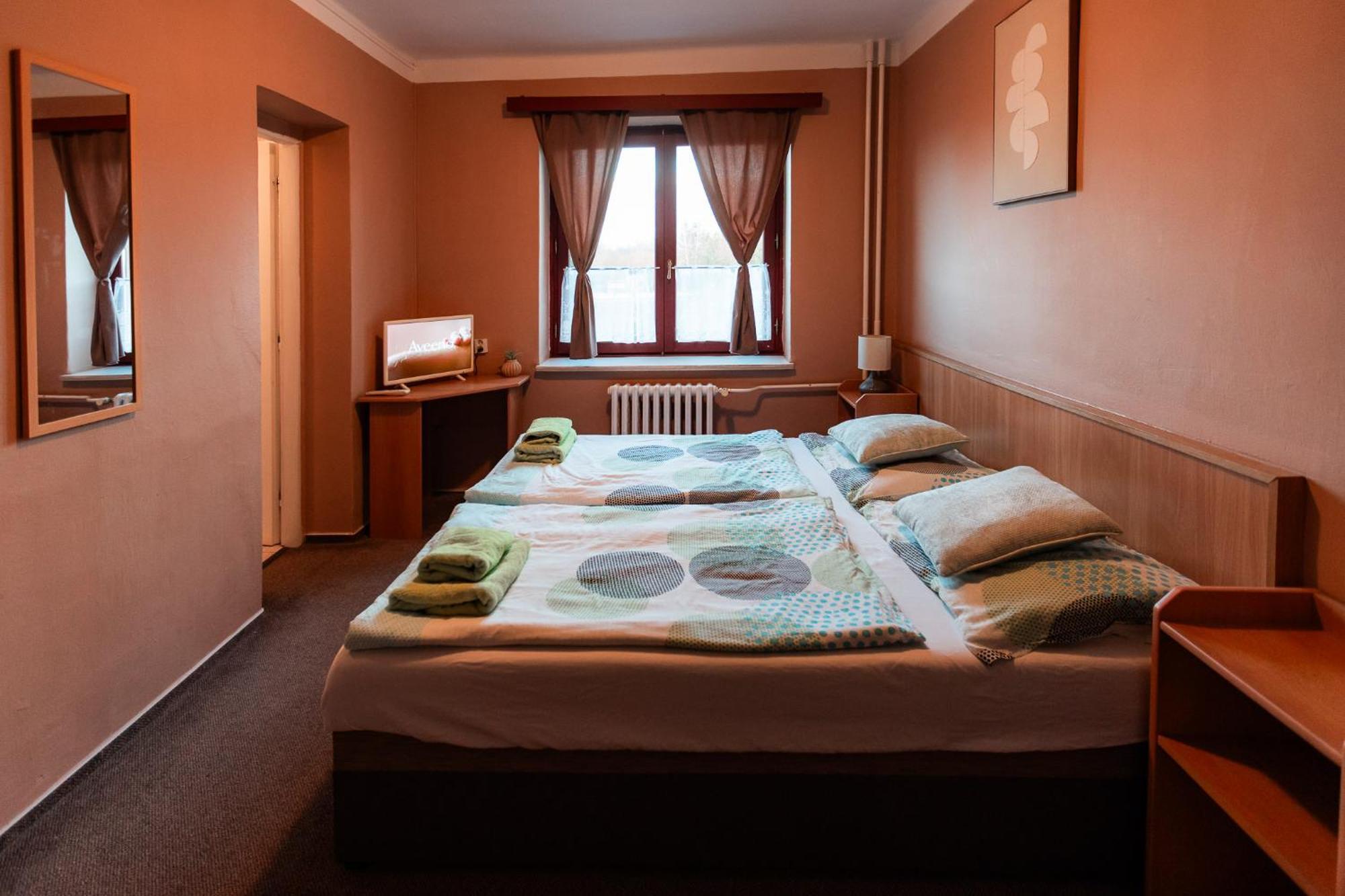 Hotel Rozkos Česká Skalice Rum bild