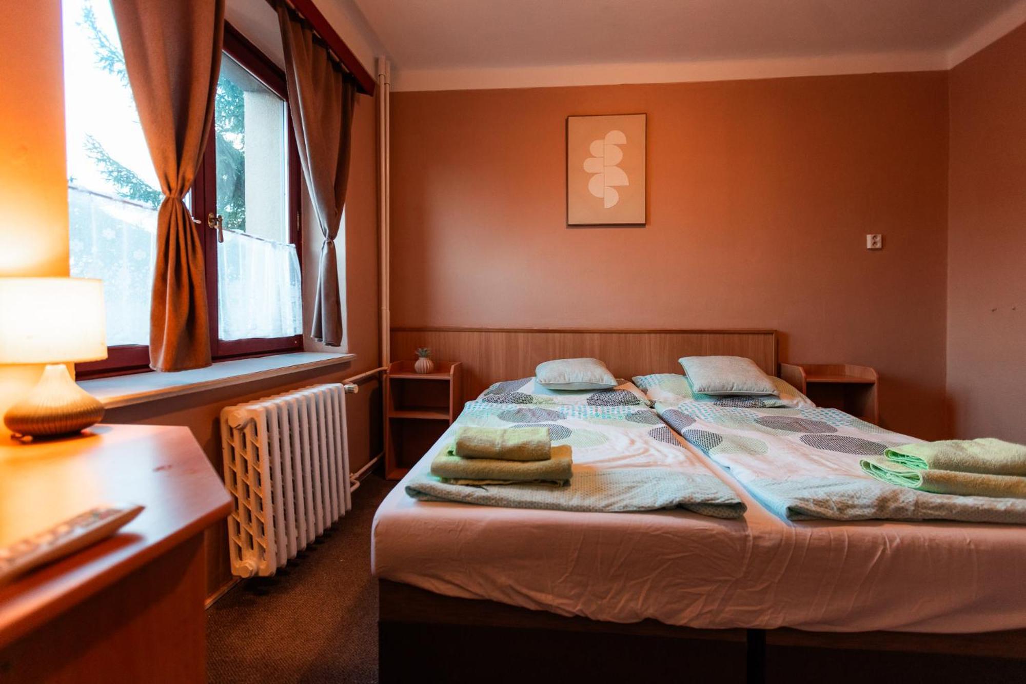 Hotel Rozkos Česká Skalice Exteriör bild