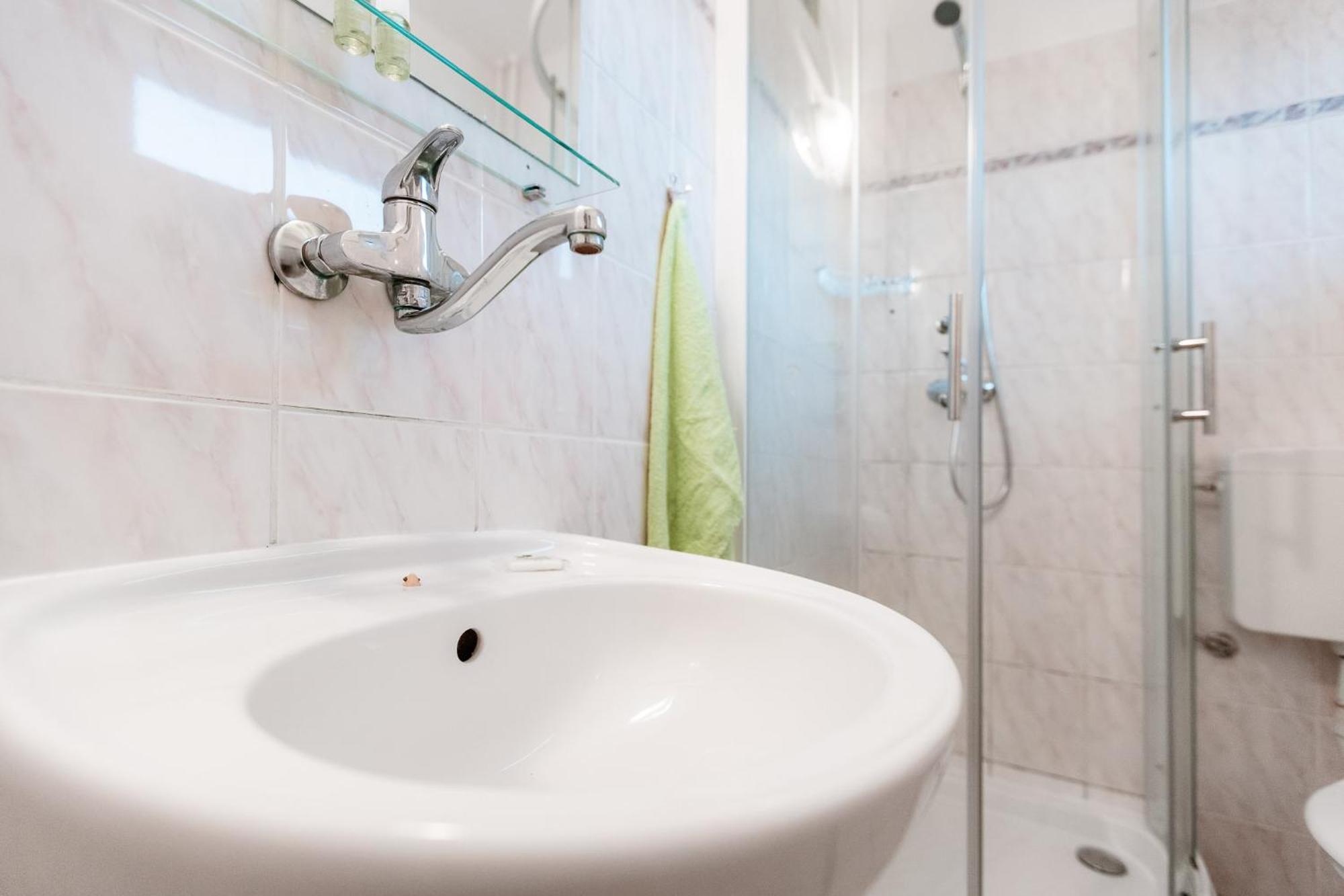 Hotel Rozkos Česká Skalice Rum bild
